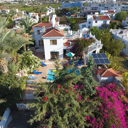Coral Cypria 4*